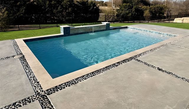 323 Longview Place, Heath, TX 75032