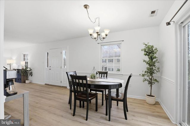 1332 BLUE JAY DR, Lancaster, PA 17601