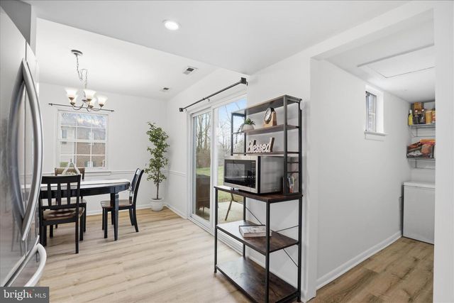 1332 BLUE JAY DR, Lancaster, PA 17601