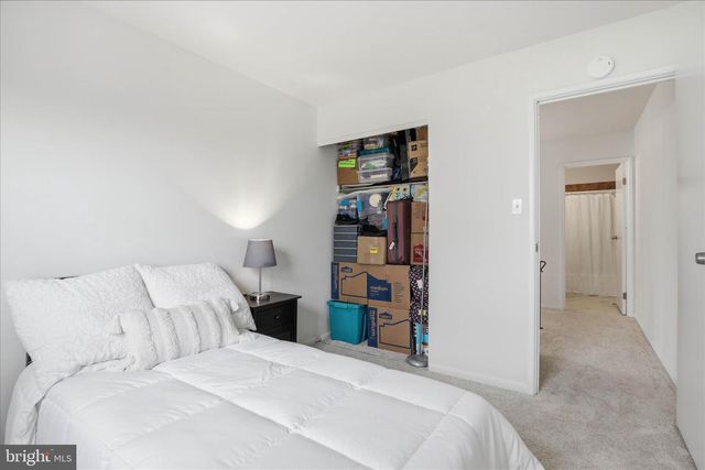 1332 BLUE JAY DR, Lancaster, PA 17601