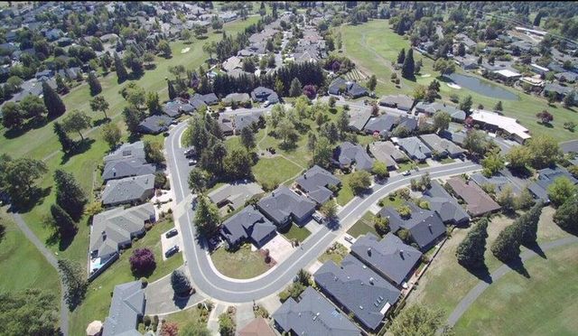 34 Jack Nicklaus Road, Medford, OR 97504