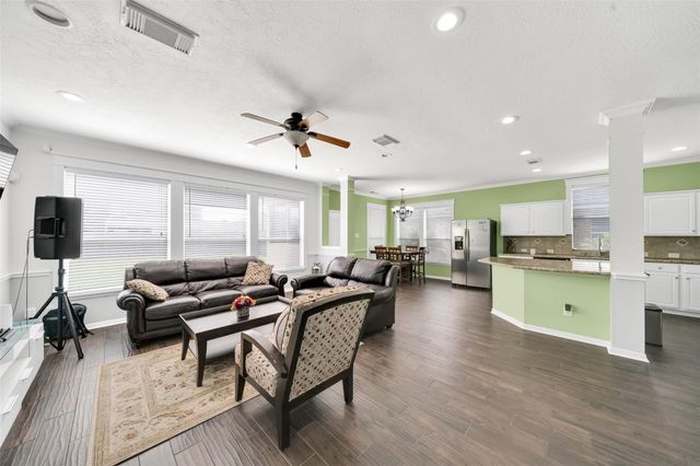 5522 Brookhollow Oaks Trail, Houston, TX 77084