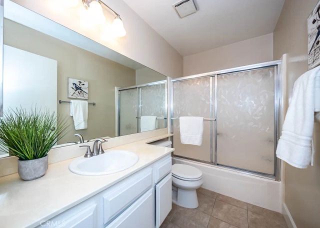 21 Ashbrook 102, Irvine, CA 92604