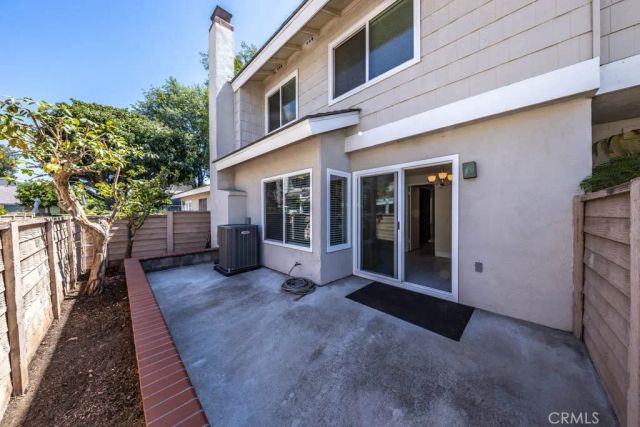 21 Ashbrook 102, Irvine, CA 92604