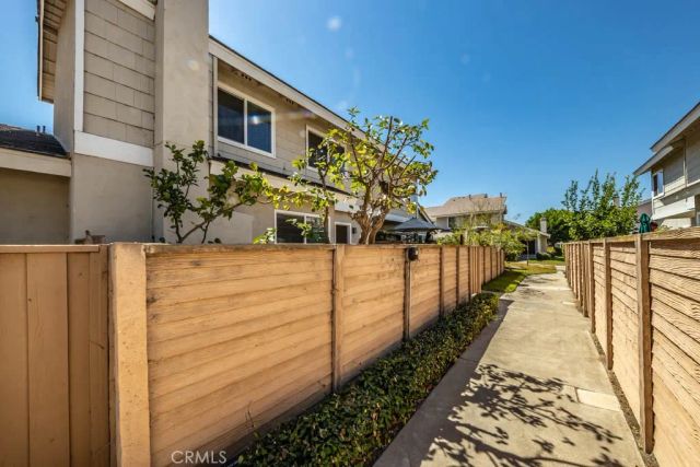 21 Ashbrook 102, Irvine, CA 92604