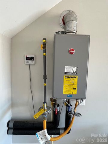 9049 Treetop Way NW, Concord, NC 28027