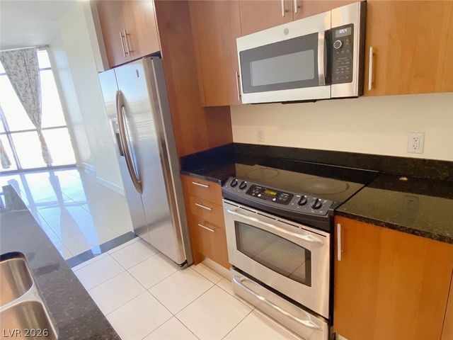 200 West Sahara Avenue 2010, Las Vegas, NV 89102