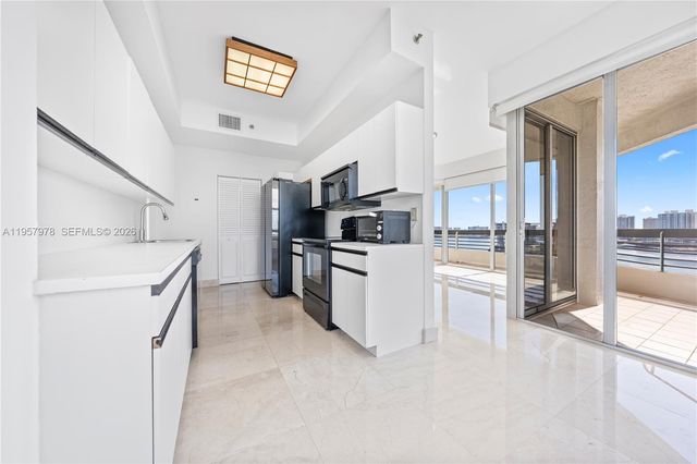 3600 Mystic Pointe Dr PH6, Aventura, FL 33180