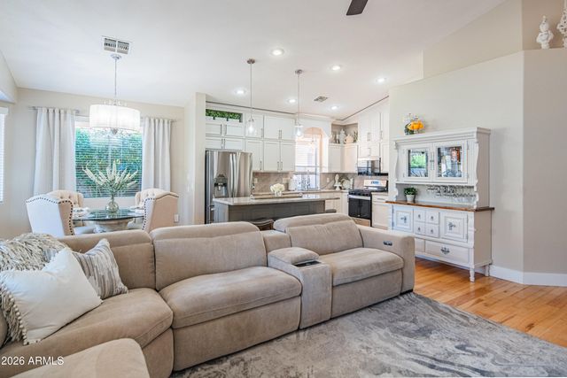 18164 W ADDIE Lane, Surprise, AZ 85374