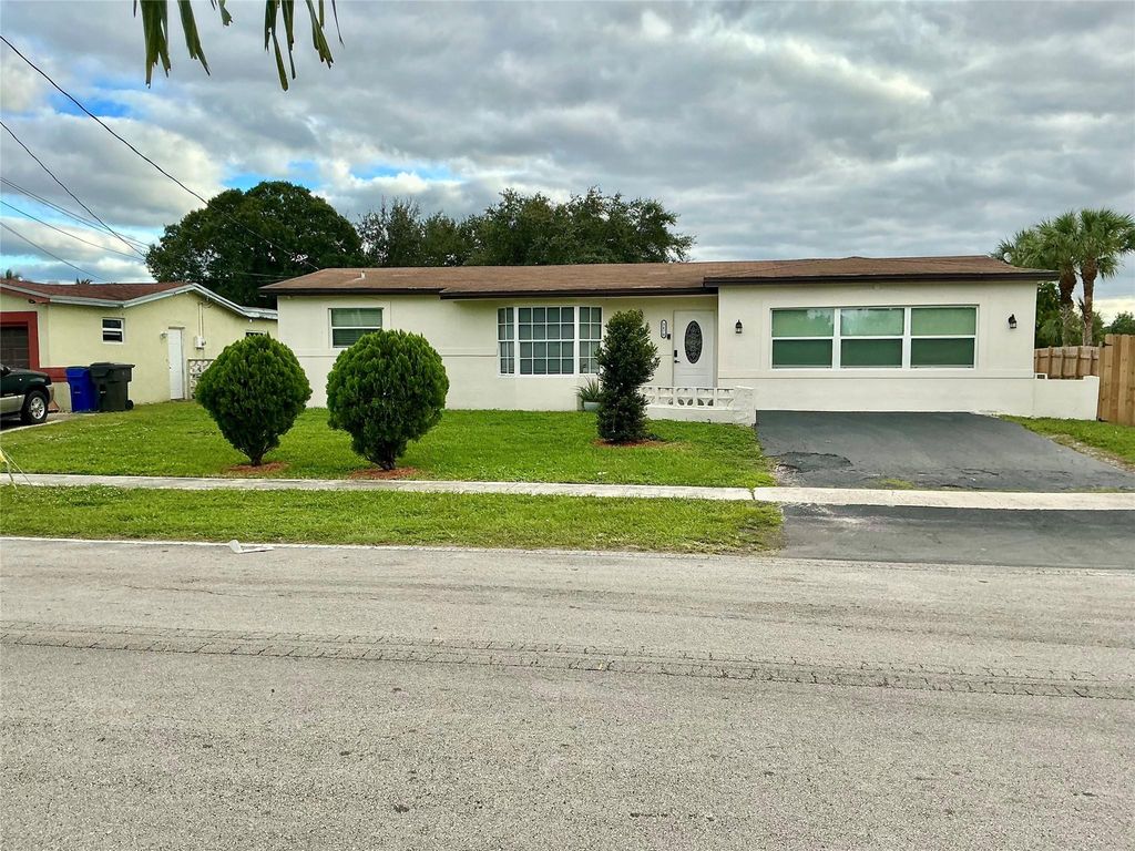 3470 NW 39th Street, Lauderdale Lakes, FL 33309