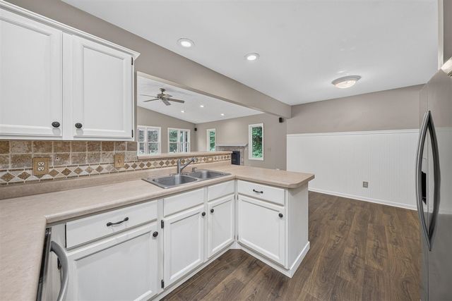 5036 Lands End Drive, Kalamazoo, MI 49009