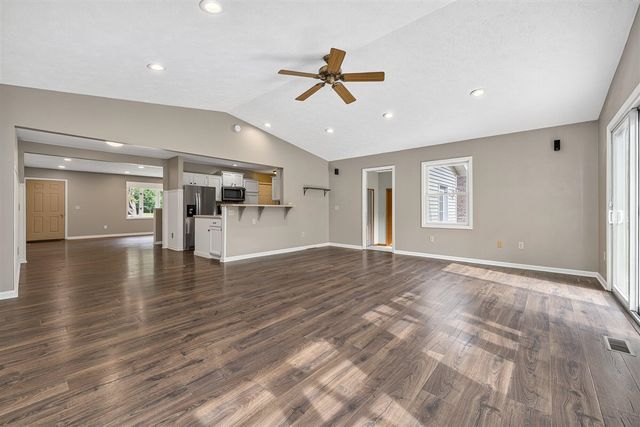 5036 Lands End Drive, Kalamazoo, MI 49009