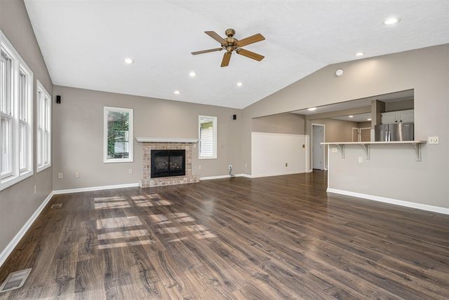 5036 Lands End Drive, Kalamazoo, MI 49009