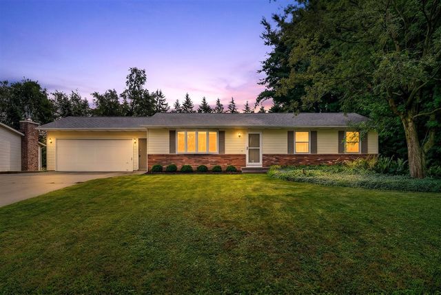 5036 Lands End Drive, Kalamazoo, MI 49009