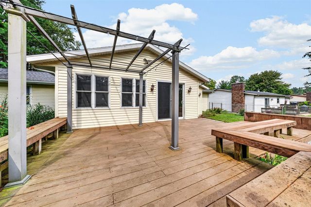 5036 Lands End Drive, Kalamazoo, MI 49009