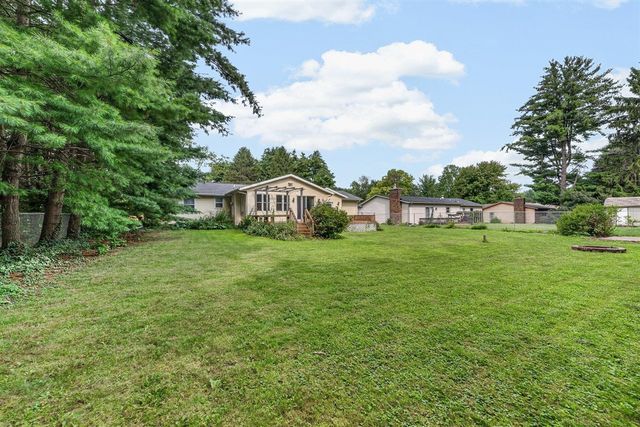 5036 Lands End Drive, Kalamazoo, MI 49009