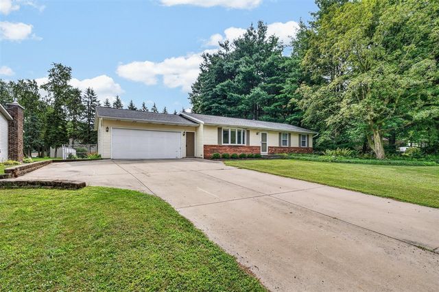 5036 Lands End Drive, Kalamazoo, MI 49009