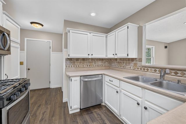 5036 Lands End Drive, Kalamazoo, MI 49009