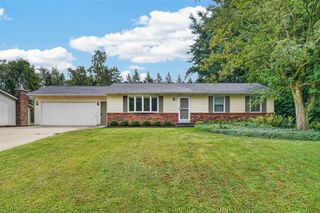 5036 Lands End Drive, Kalamazoo, MI 49009