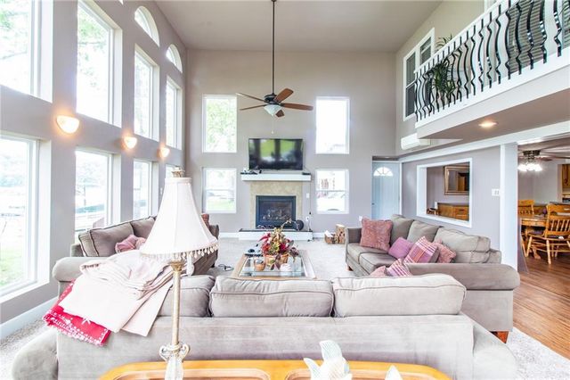 33096 Canopy Lane, Lincoln, MO 65338
