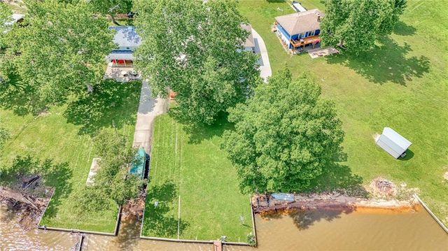 33096 Canopy Lane, Lincoln, MO 65338