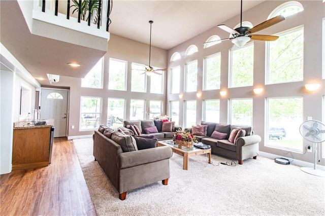33096 Canopy Lane, Lincoln, MO 65338
