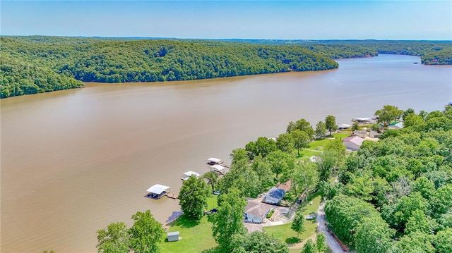 33096 Canopy Lane, Lincoln, MO 65338