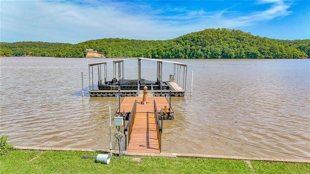 33096 Canopy Lane, Lincoln, MO 65338