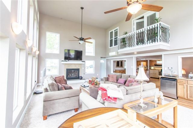 33096 Canopy Lane, Lincoln, MO 65338