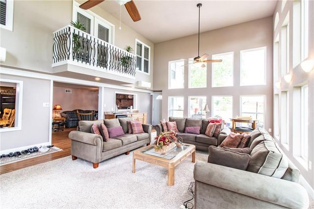 33096 Canopy Lane, Lincoln, MO 65338