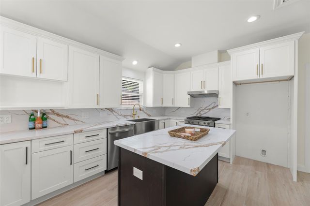 729 Caperton Street, Houston, TX 77022