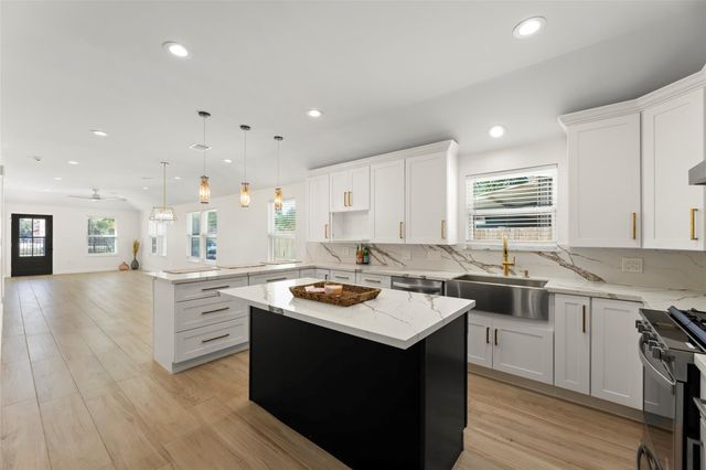 729 Caperton Street, Houston, TX 77022