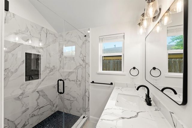 729 Caperton Street, Houston, TX 77022