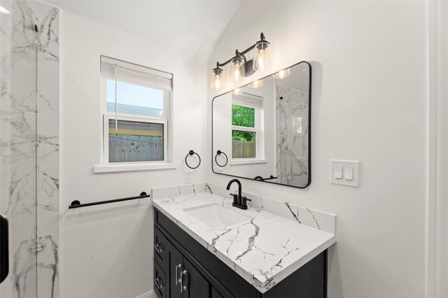 729 Caperton Street, Houston, TX 77022