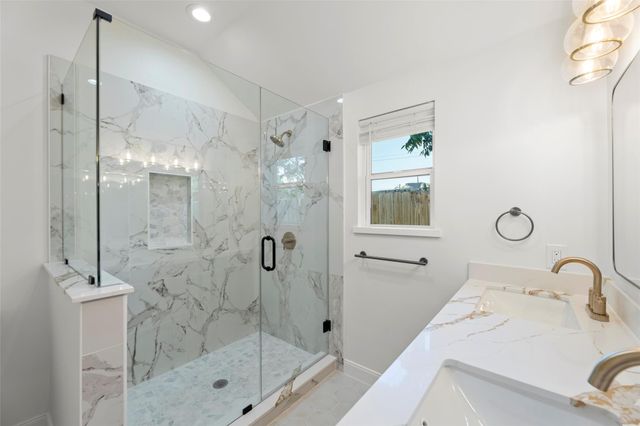 729 Caperton Street, Houston, TX 77022