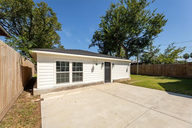 729 Caperton Street, Houston, TX 77022