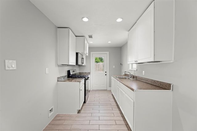 729 Caperton Street, Houston, TX 77022