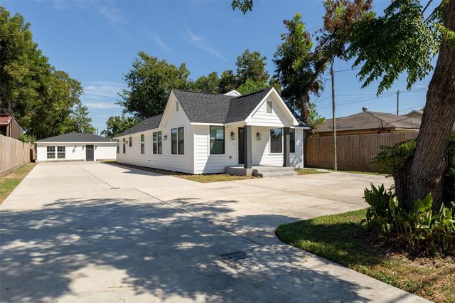 729 Caperton Street, Houston, TX 77022