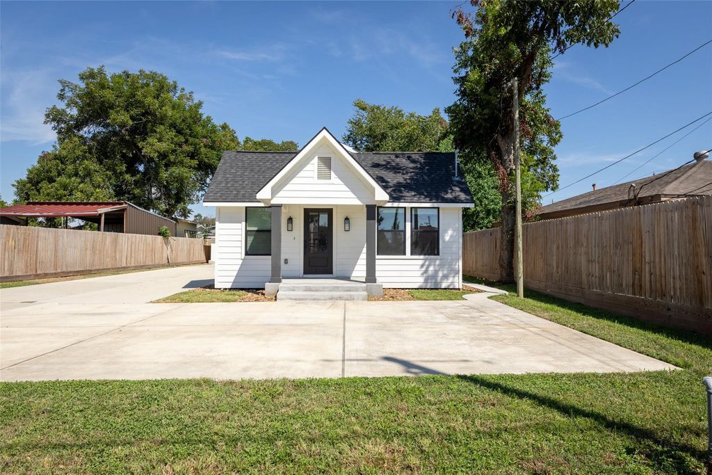 729 Caperton Street, Houston, TX 77022