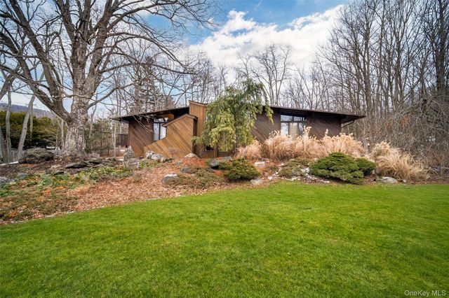 24 Spook Rock Road, Suffern, NY 10901