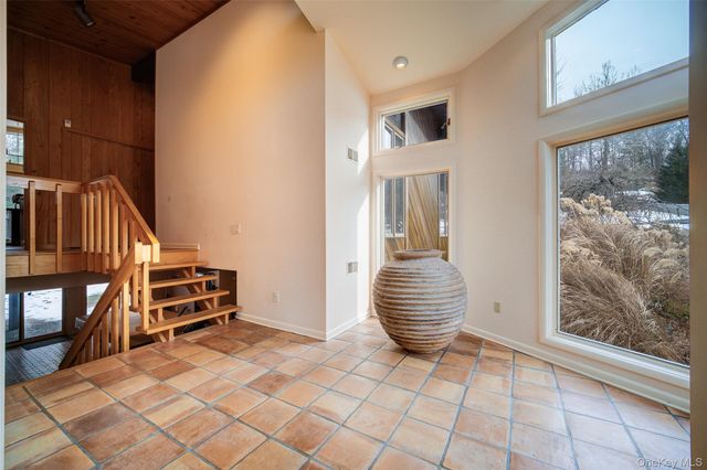 24 Spook Rock Road, Suffern, NY 10901