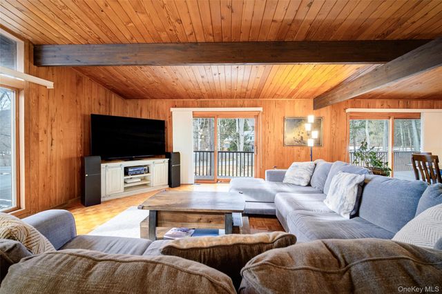 24 Spook Rock Road, Suffern, NY 10901