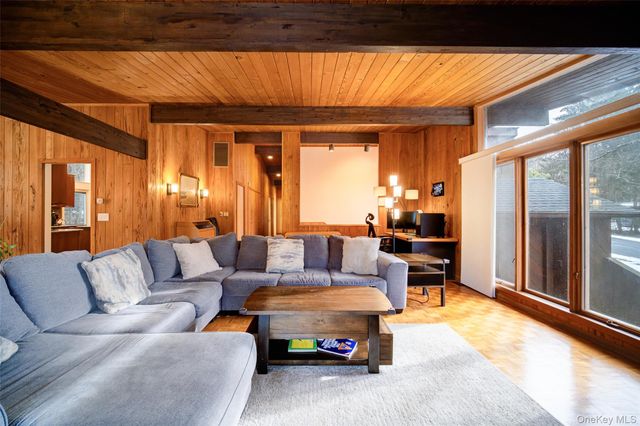 24 Spook Rock Road, Suffern, NY 10901