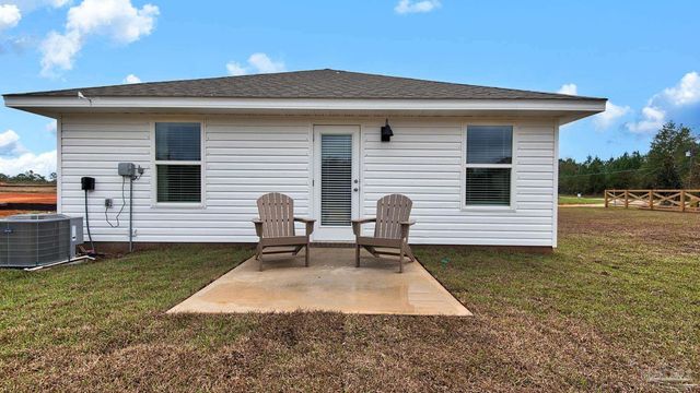 32 Spoonbill St, Cantonment, FL 32533