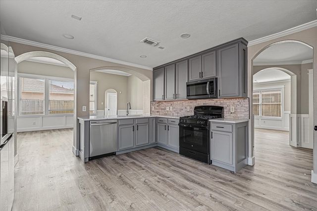 10326 Kentington Oak Drive, Humble, TX 77396
