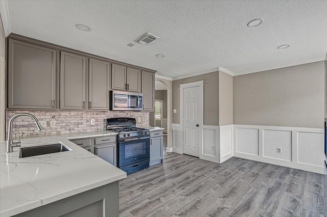 10326 Kentington Oak Drive, Humble, TX 77396