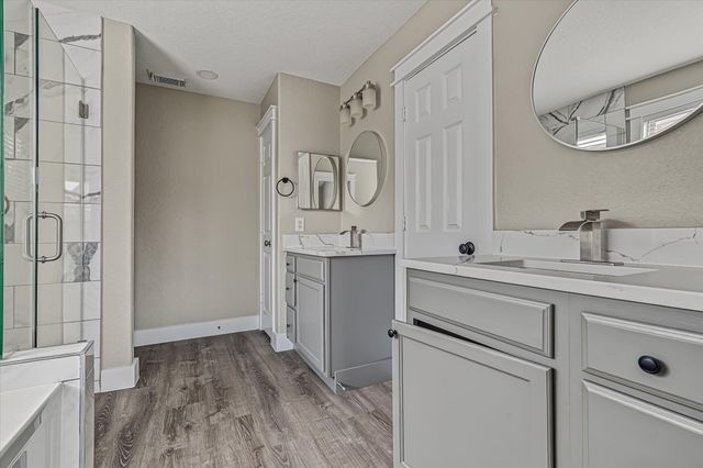 10326 Kentington Oak Drive, Humble, TX 77396