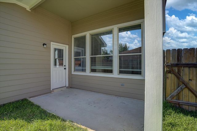 10326 Kentington Oak Drive, Humble, TX 77396