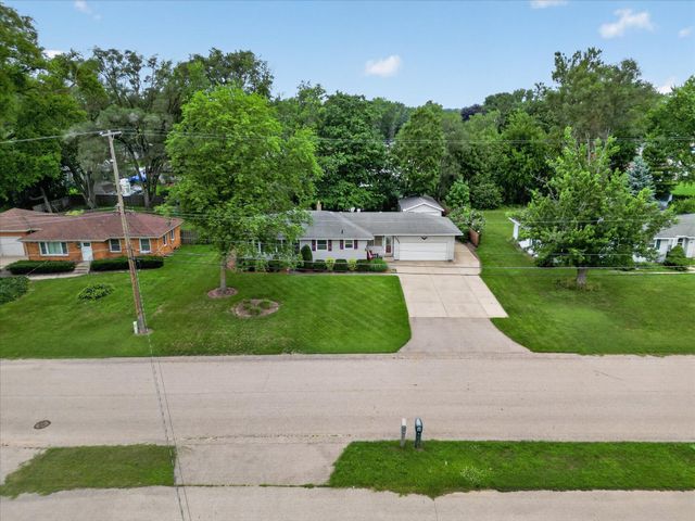 1055 Elmwood Drive, Georgetown Twp, MI 49428