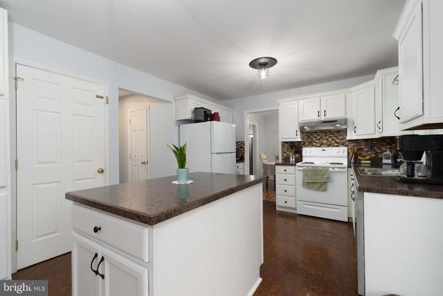 768 MAGARO RD, Enola, PA 17025